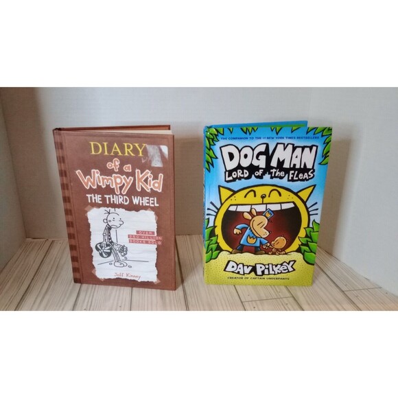 Lot of 2 Books Diary of a Whimpy Kid The third Wheel & Dog-Man Lord Of the Fleas - Picture 4 of 6